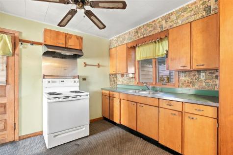 206 2nd Avenue Hiawatha IA 52233