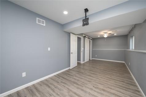 620 N Perkins Street Lone Tree IA 52755