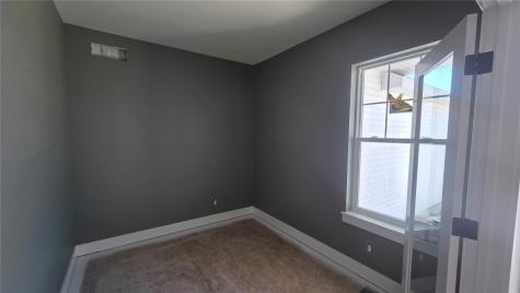 8806 Zeppelin Avenue NE Cedar Rapids IA 52402