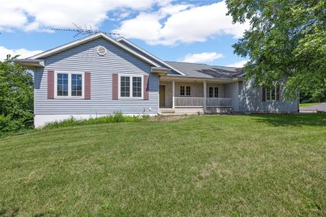 6808 Michael Road Palo IA 52324