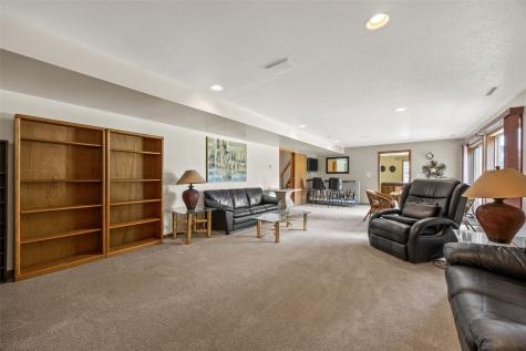 6808 Michael Road Palo IA 52324