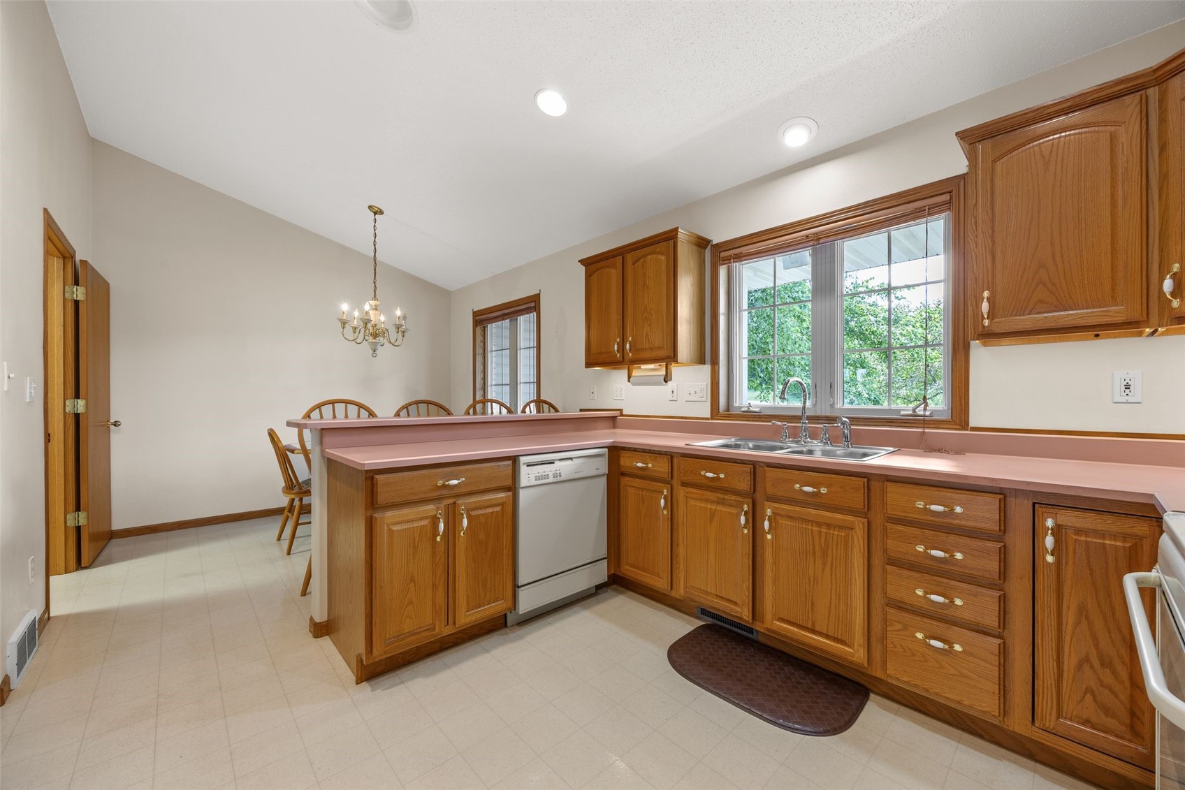 6808 Michael Road Palo IA 52324
