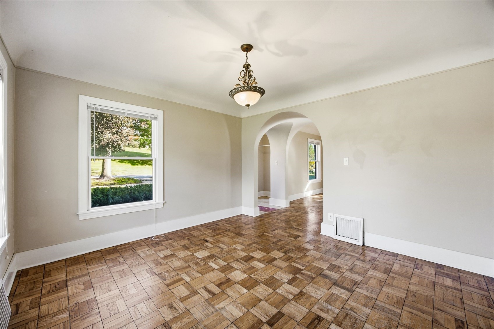 317 10th Avenue SW Mt Vernon IA 52314
