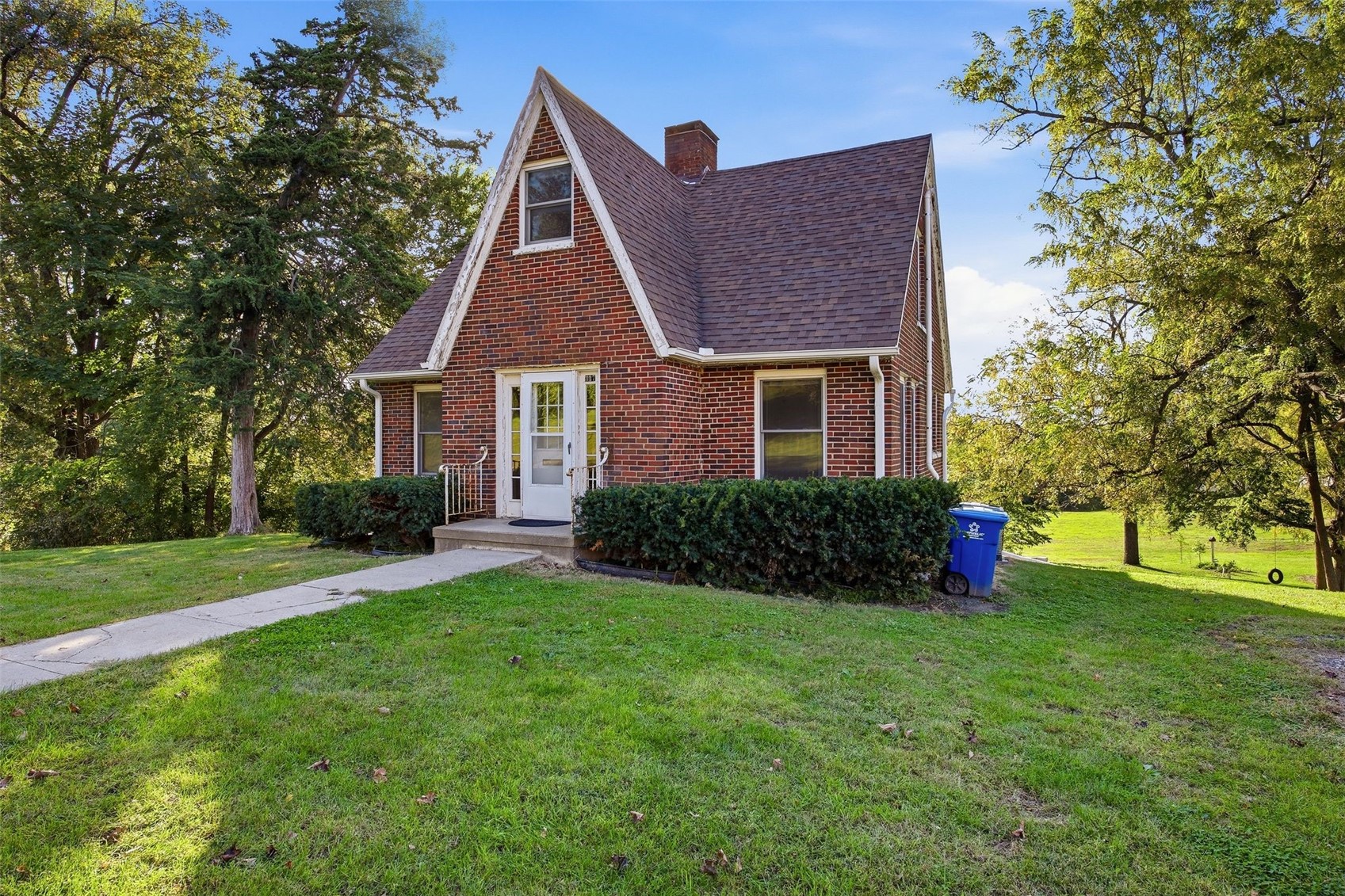 317 10th Avenue SW Mt Vernon IA 52314