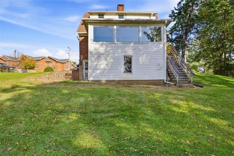 317 10th Avenue SW Mt Vernon IA 52314