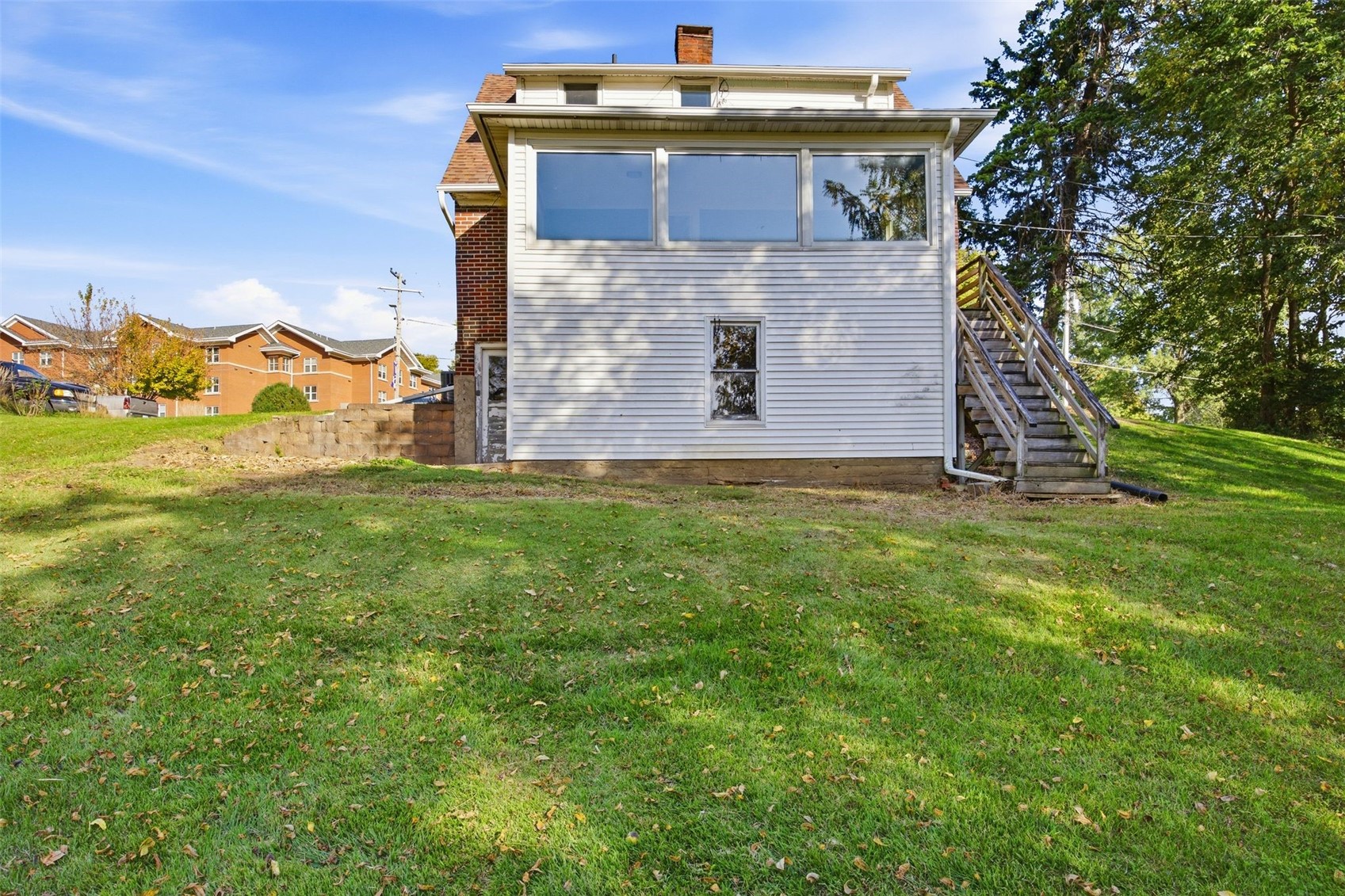 317 10th Avenue SW Mt Vernon IA 52314