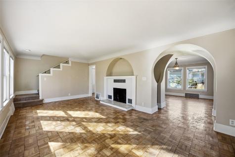 317 10th Avenue SW Mt Vernon IA 52314