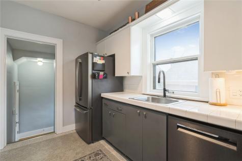 2335 Blake Boulevard SE Cedar Rapids IA 52403
