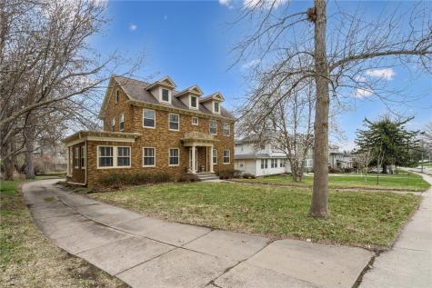 2335 Blake Boulevard SE Cedar Rapids IA 52403