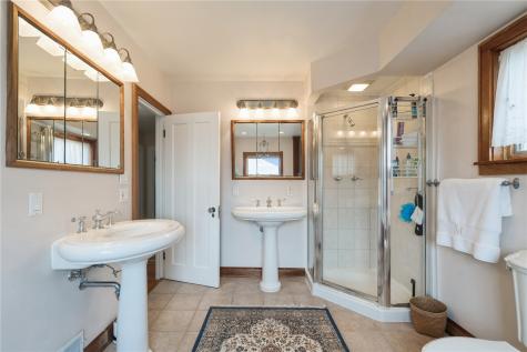 2335 Blake Boulevard SE Cedar Rapids IA 52403