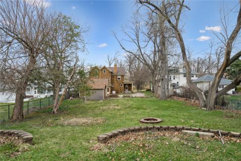 2335 Blake Boulevard SE Cedar Rapids IA 52403
