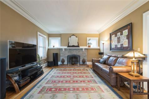 2335 Blake Boulevard SE Cedar Rapids IA 52403