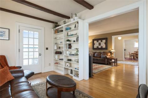 2335 Blake Boulevard SE Cedar Rapids IA 52403