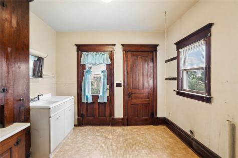 414 6th Avenue Clarence IA 52216