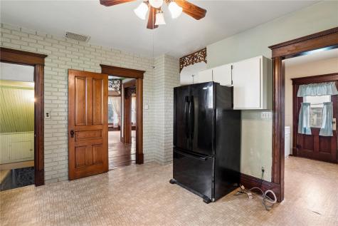 414 6th Avenue Clarence IA 52216