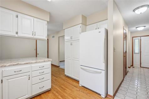 1129 Hampton Court Iowa City IA 52240