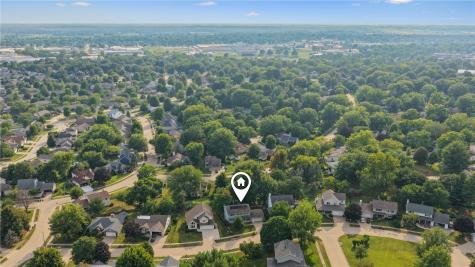1129 Hampton Court Iowa City IA 52240