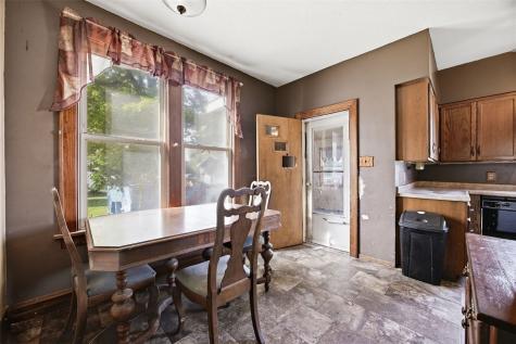 109 S Front Street Greeley IA 52050
