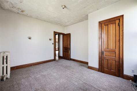 109 S Front Street Greeley IA 52050