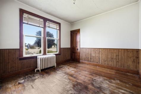 109 S Front Street Greeley IA 52050