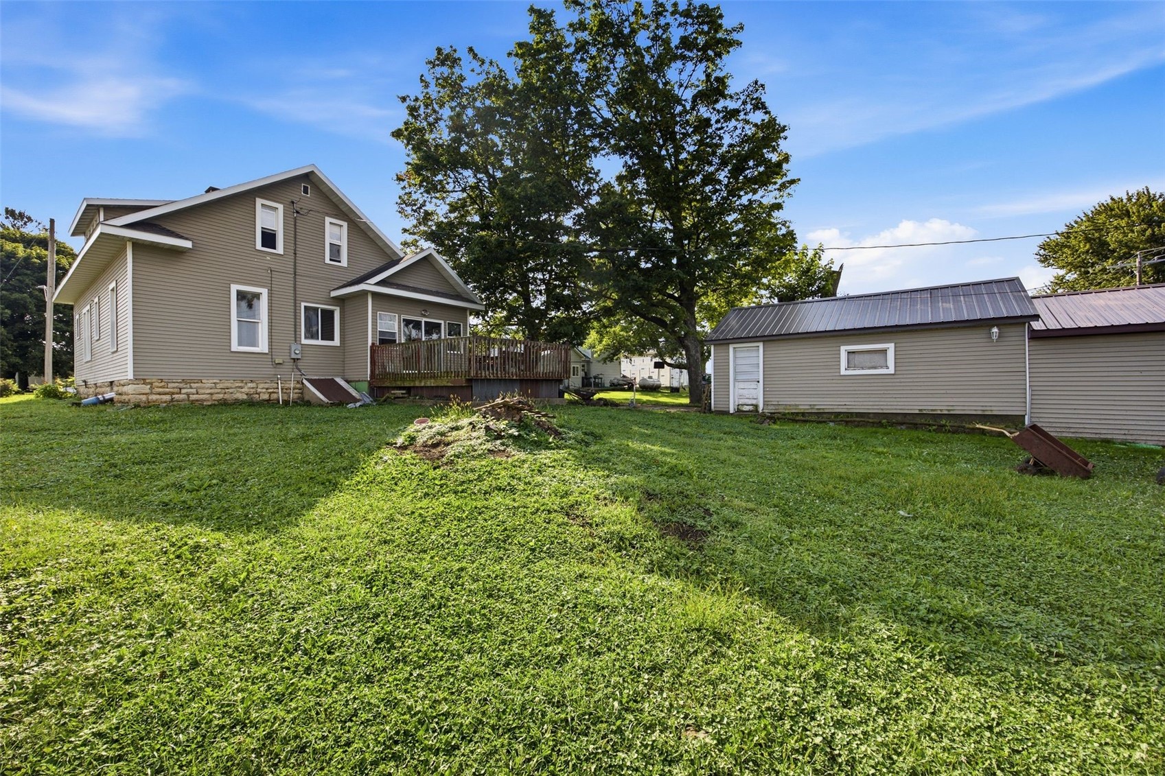 109 S Front Street Greeley IA 52050