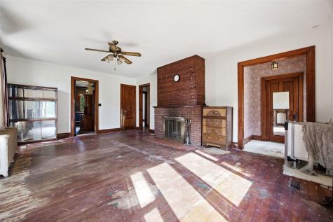 109 S Front Street Greeley IA 52050
