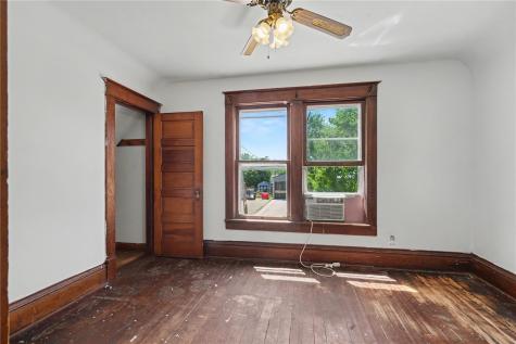 718 10th Avenue SW Cedar Rapids IA 52404