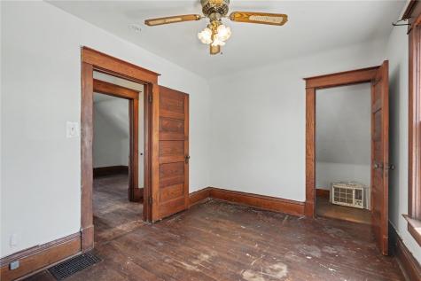 718 10th Avenue SW Cedar Rapids IA 52404