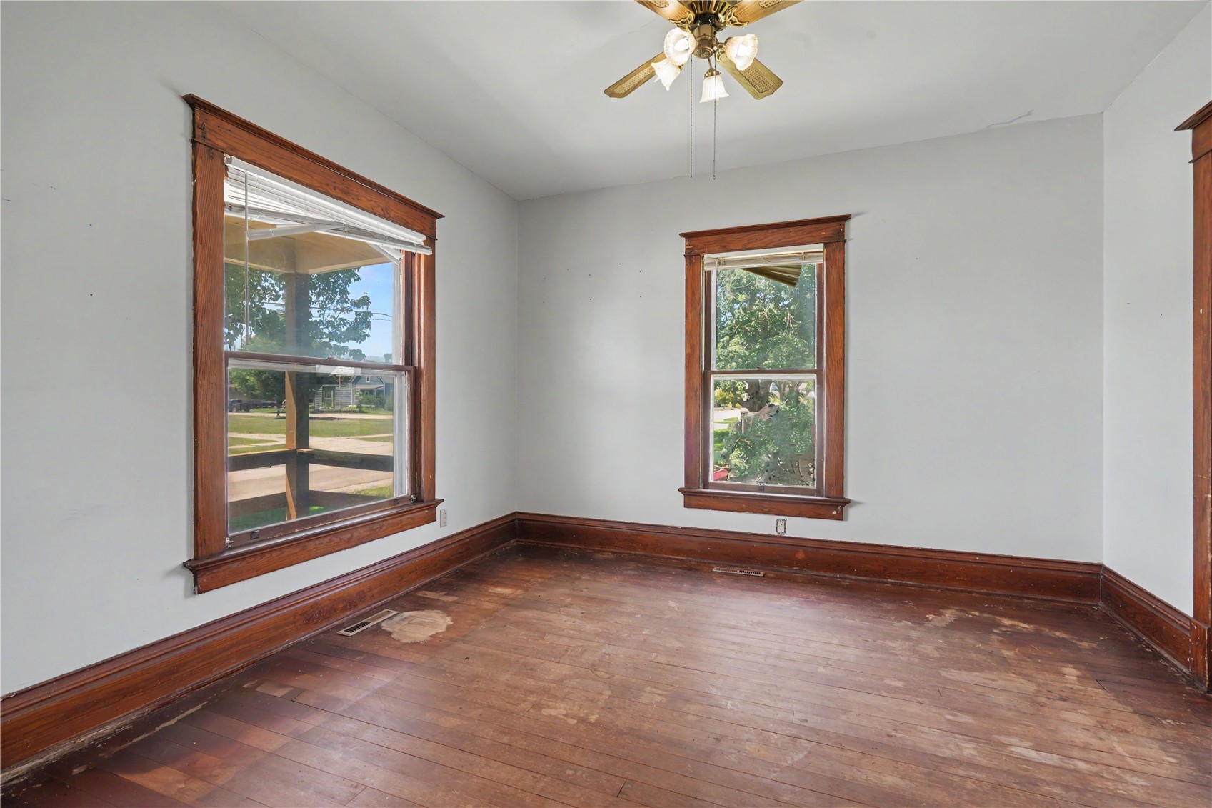 718 10th Avenue SW Cedar Rapids IA 52404