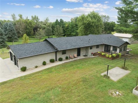 3307 55th Street Center Point IA 52213