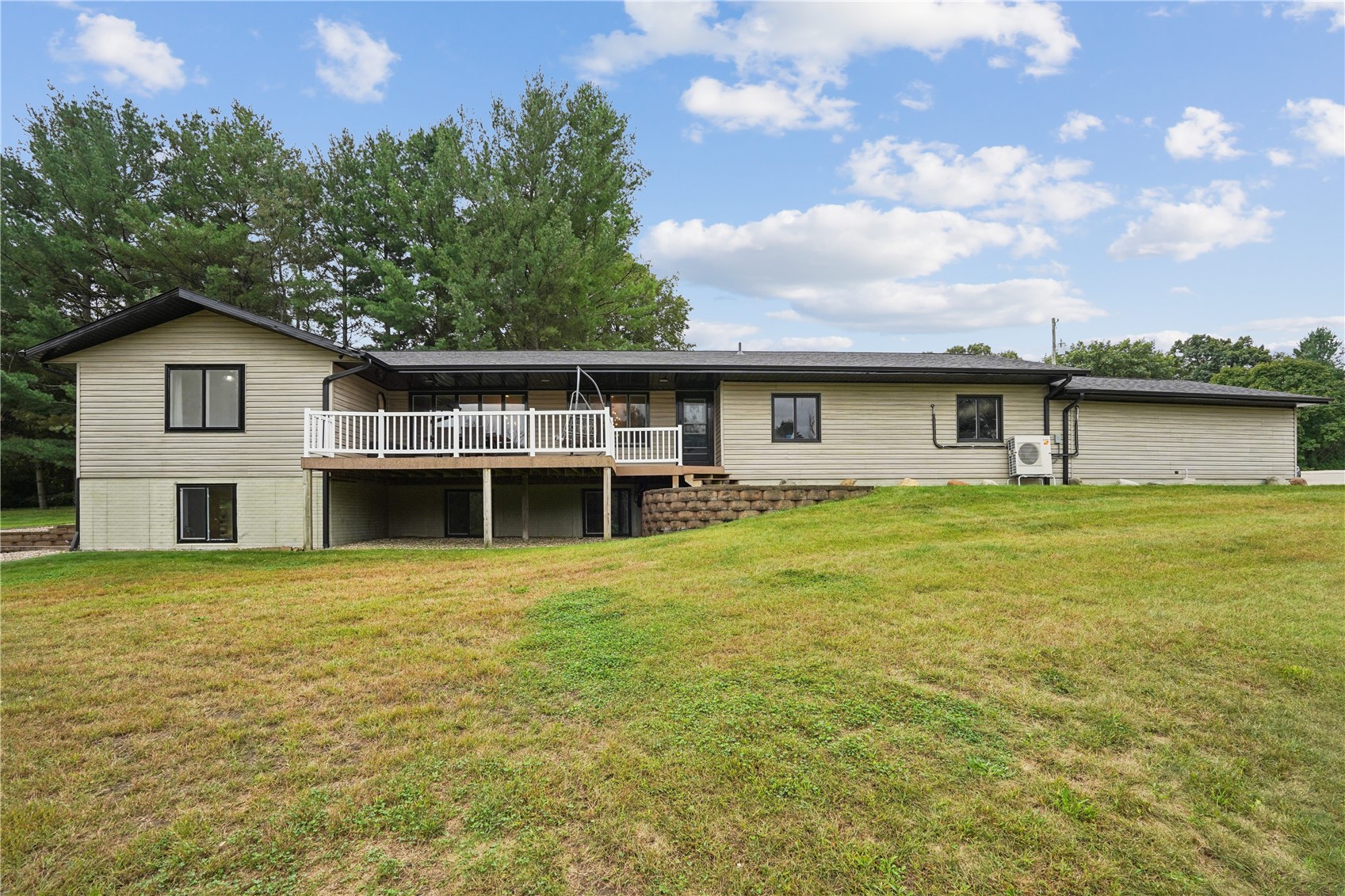 3307 55th Street Center Point IA 52213