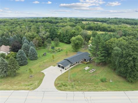 3307 55th Street Center Point IA 52213