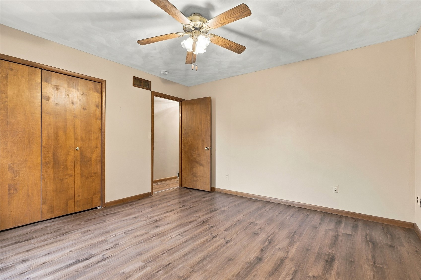 812 12th Street Kalona IA 52247