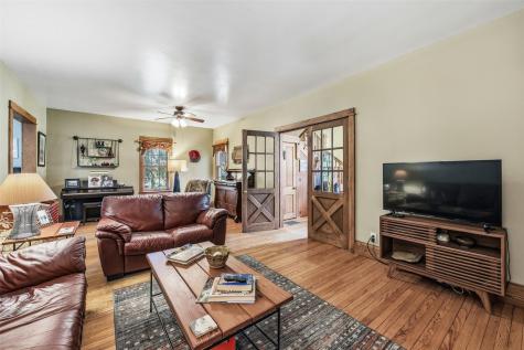 215 10th Avenue SW Mt Vernon IA 52314