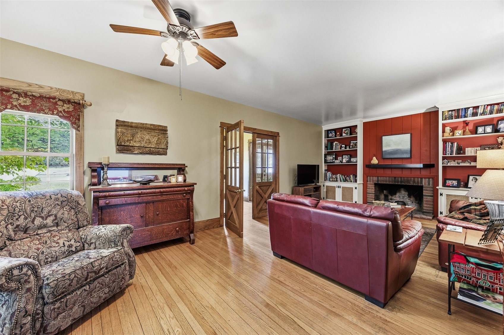 215 10th Avenue SW Mt Vernon IA 52314