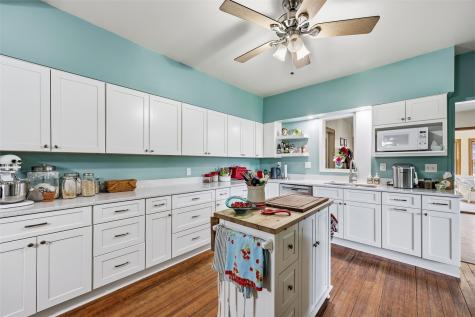215 10th Avenue SW Mt Vernon IA 52314