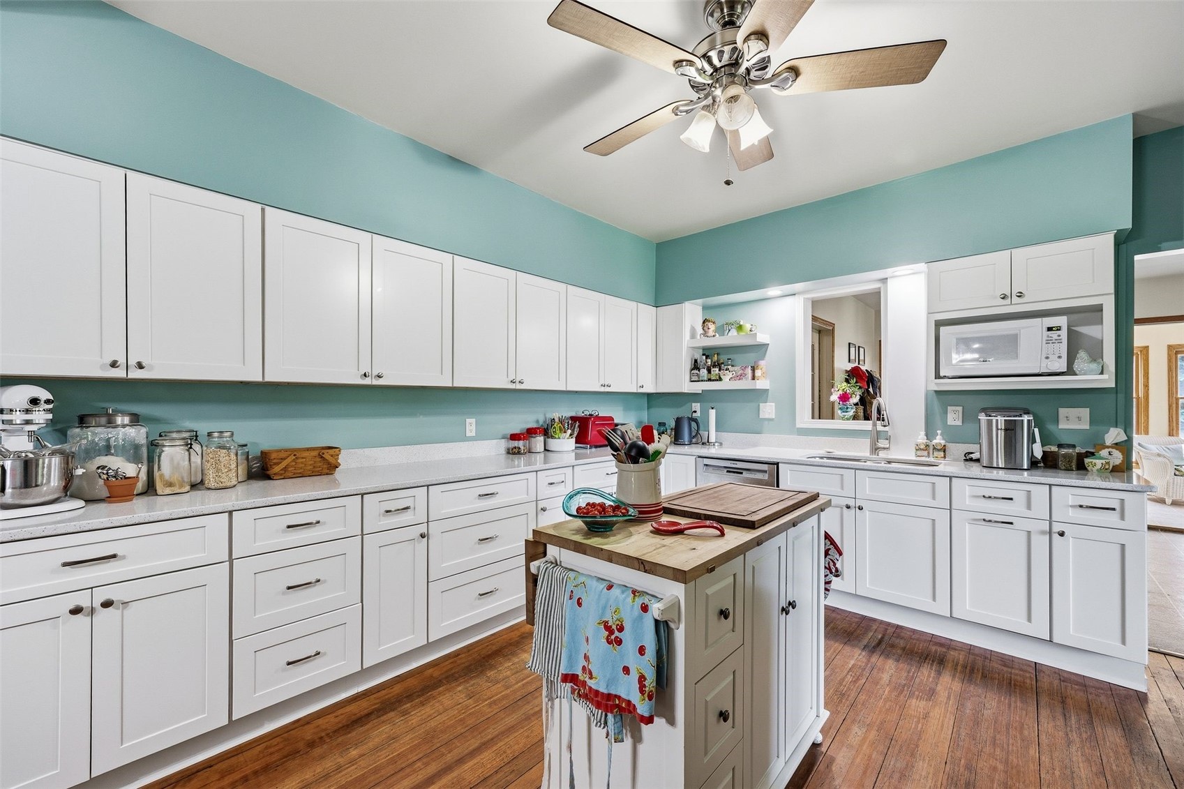 215 10th Avenue SW Mt Vernon IA 52314