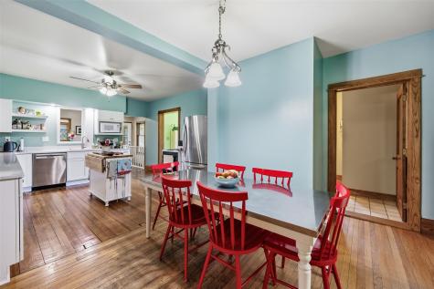 215 10th Avenue SW Mt Vernon IA 52314