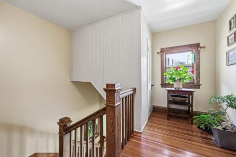 215 10th Avenue SW Mt Vernon IA 52314