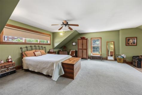 215 10th Avenue SW Mt Vernon IA 52314