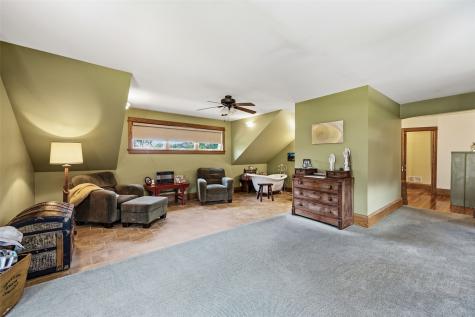 215 10th Avenue SW Mt Vernon IA 52314