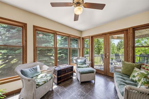 215 10th Avenue SW Mt Vernon IA 52314