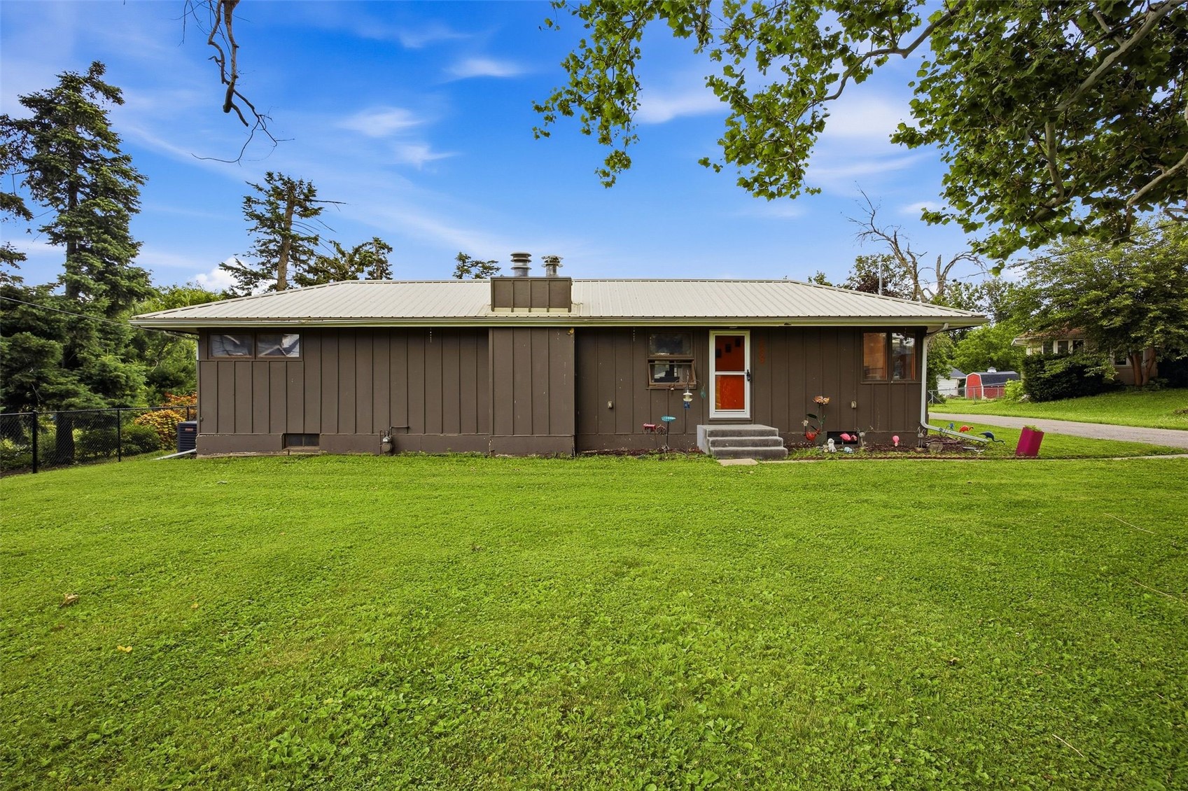 2609 1st Avenue SW Cedar Rapids IA 52404