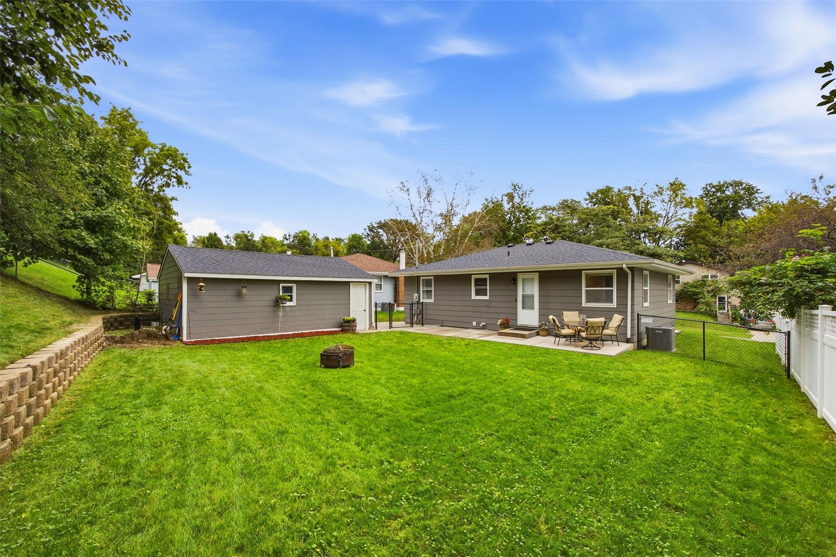 1648 24th Street NW Cedar Rapids IA 52405