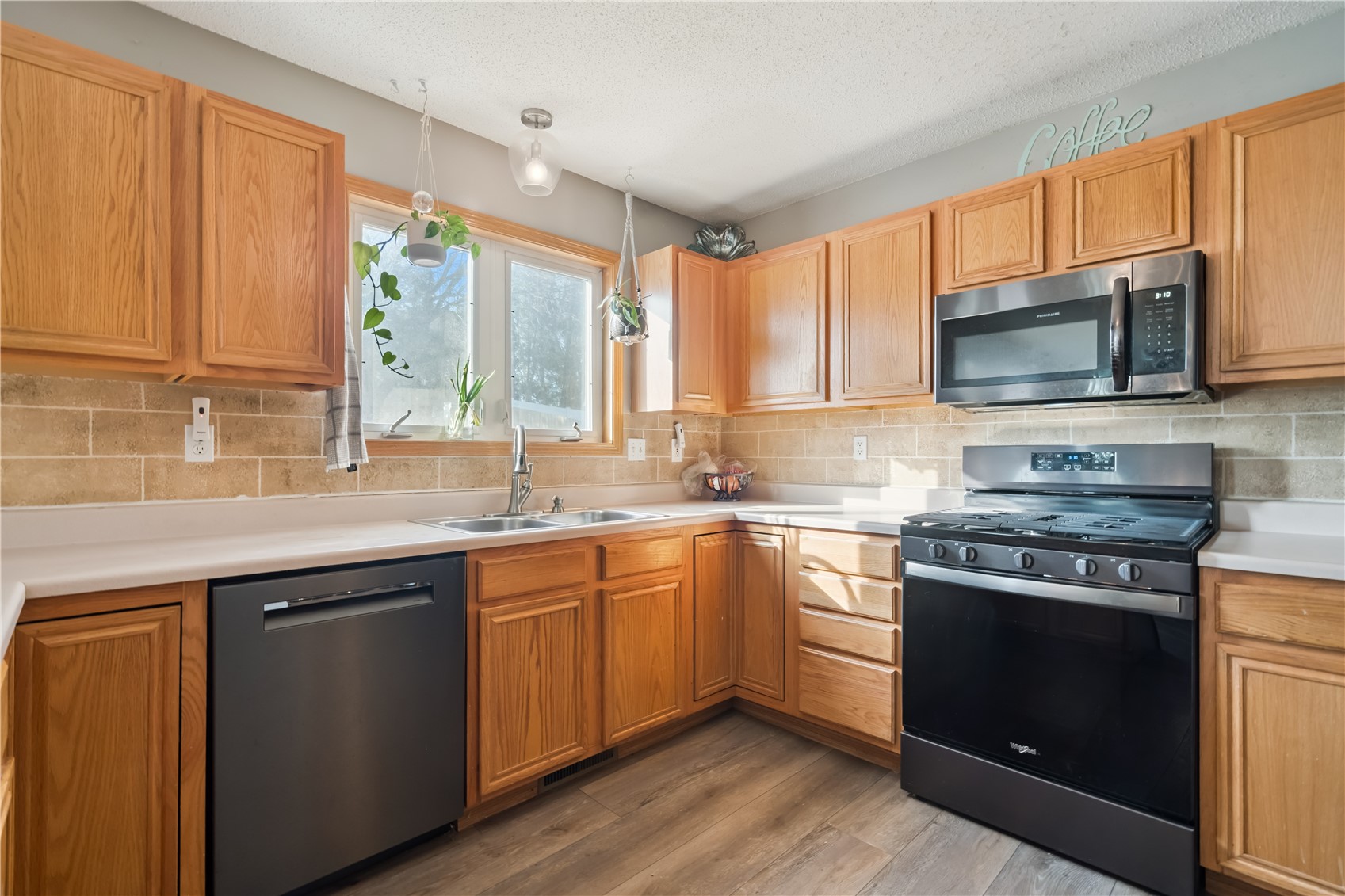 7113 West Park Road NE Cedar Rapids IA 52402