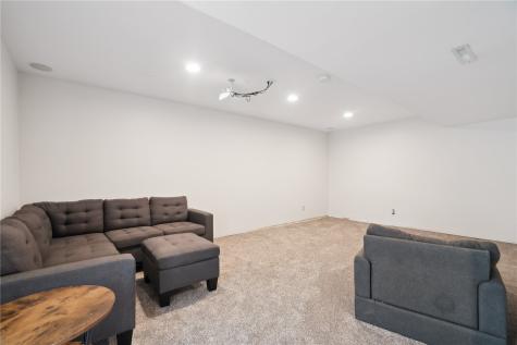 7113 West Park Road NE Cedar Rapids IA 52402