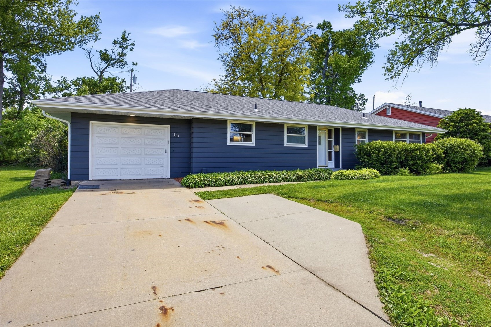 1225 29th Street NE Cedar Rapids IA 52402