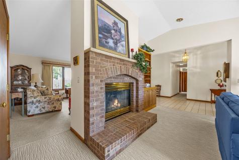 2255 Windsor Court Marion IA 52302