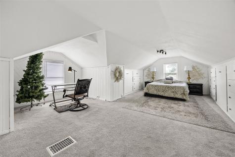 1933 Higley Avenue SE Cedar Rapids IA 52403