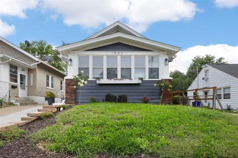 1933 Higley Avenue SE Cedar Rapids IA 52403